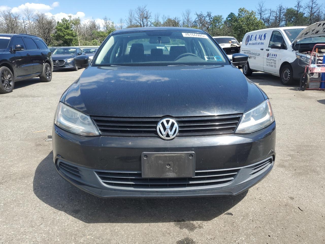 2014 Volkswagen Jetta Base - Image 5