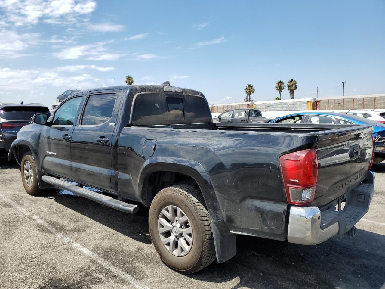 2018 Toyota Tacoma Double Cab - Фото 2