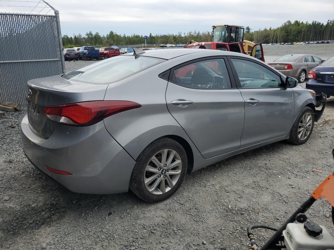 2015 Hyundai Elantra Se - Image 3