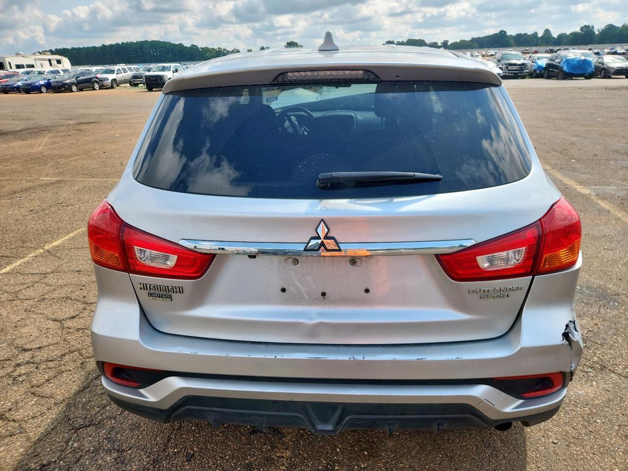 2019 Mitsubishi Outlander Sport Es - Image 6