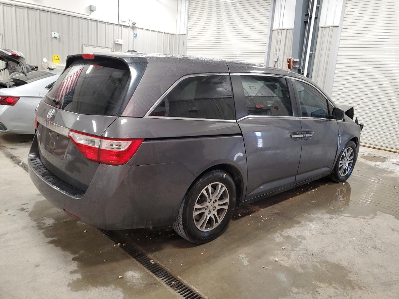 2013 Honda Odyssey Exl - Image 3