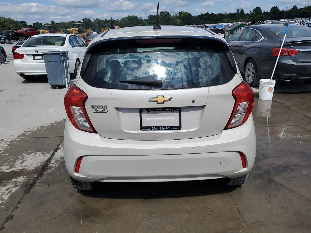 2017 Chevrolet Spark Ls - Image 6