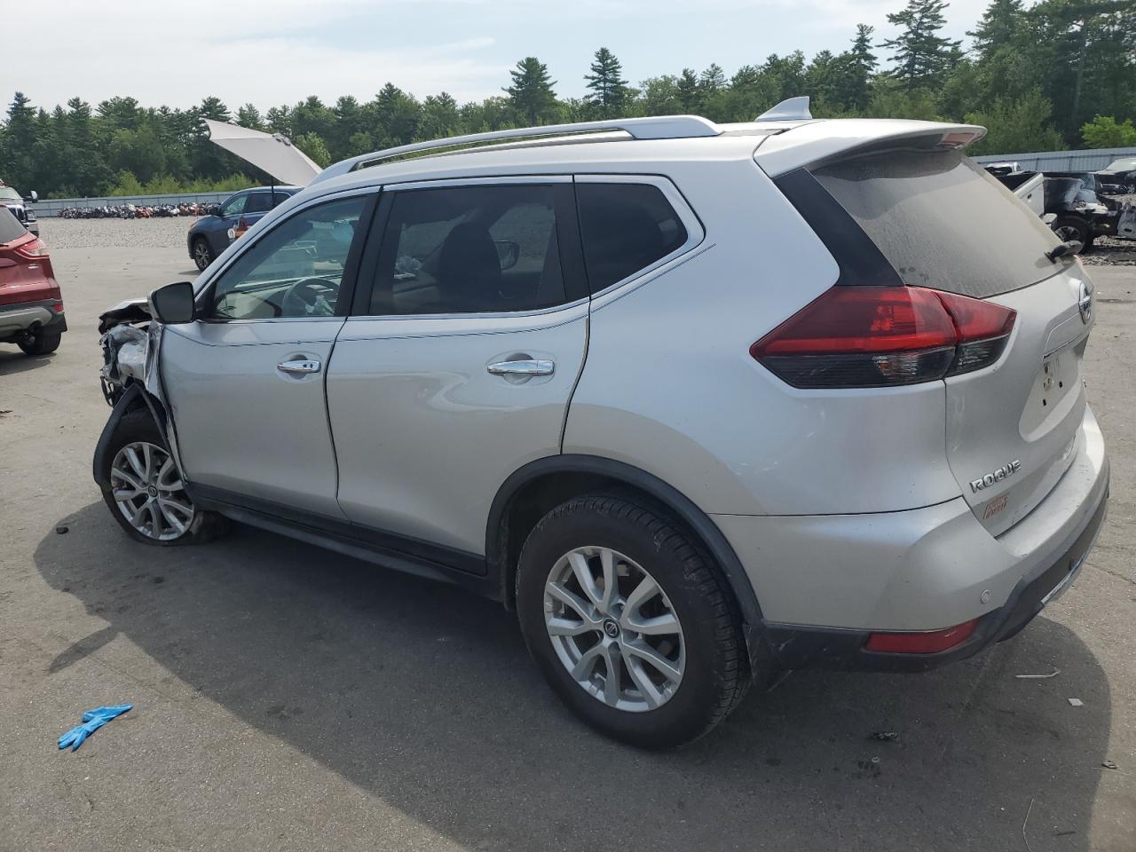 2019 Nissan Rogue S - Фото 2