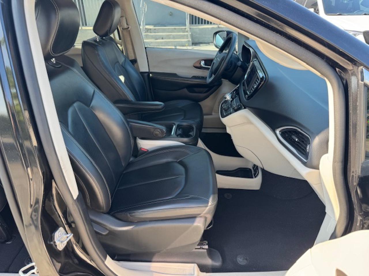 2020 Chrysler Voyager Lxi - Фото 7