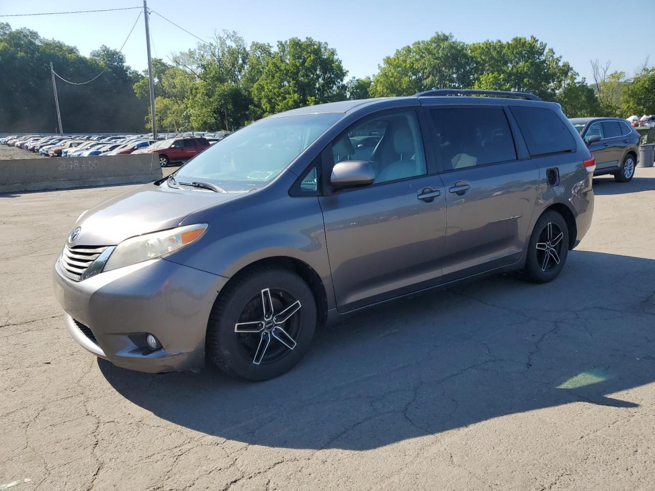 2011 Toyota Sienna Xle