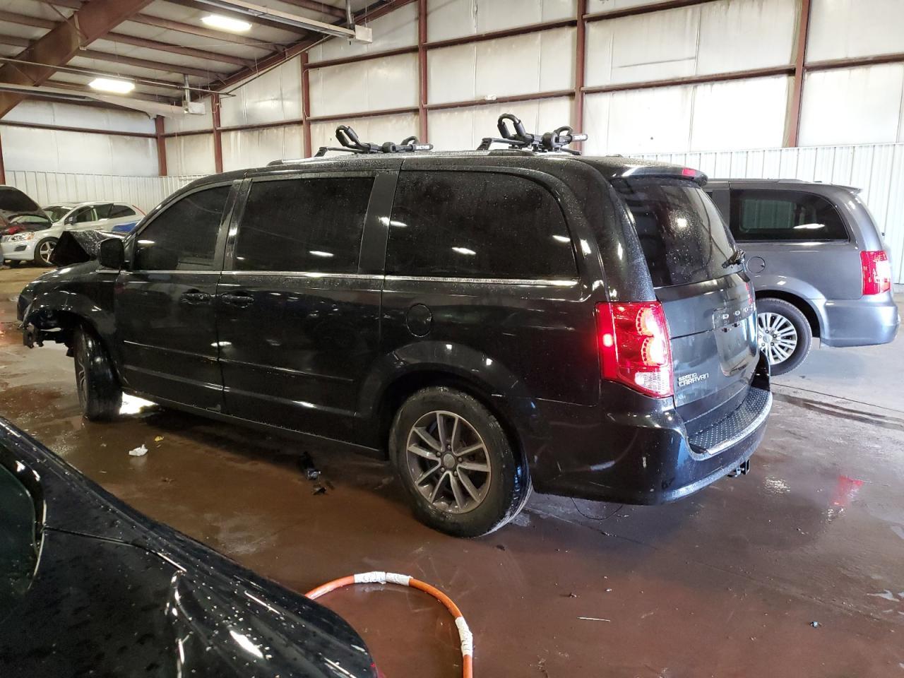 2017 Dodge Grand Caravan Sxt - Image 2