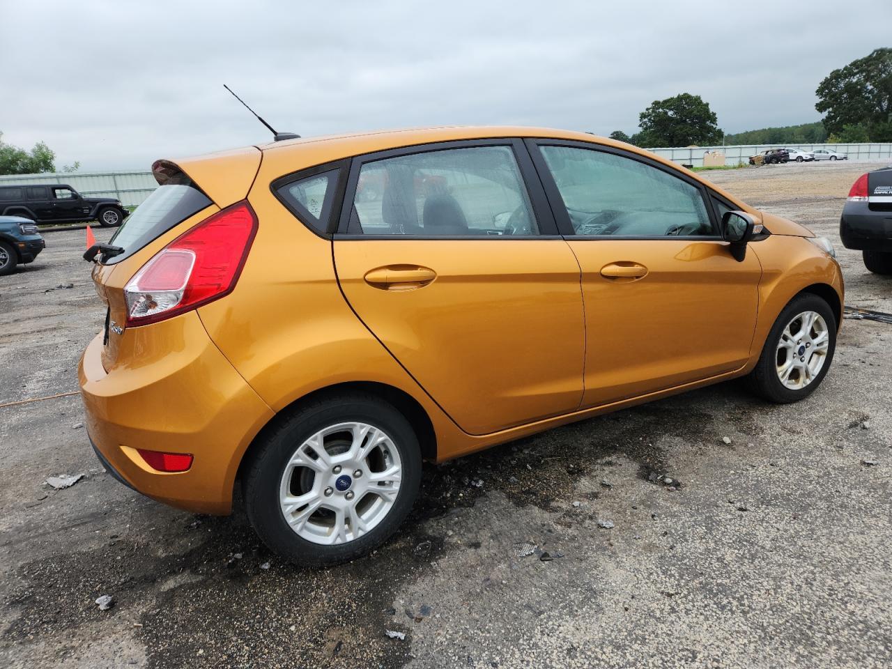 2016 Ford Fiesta Se - Фото 3