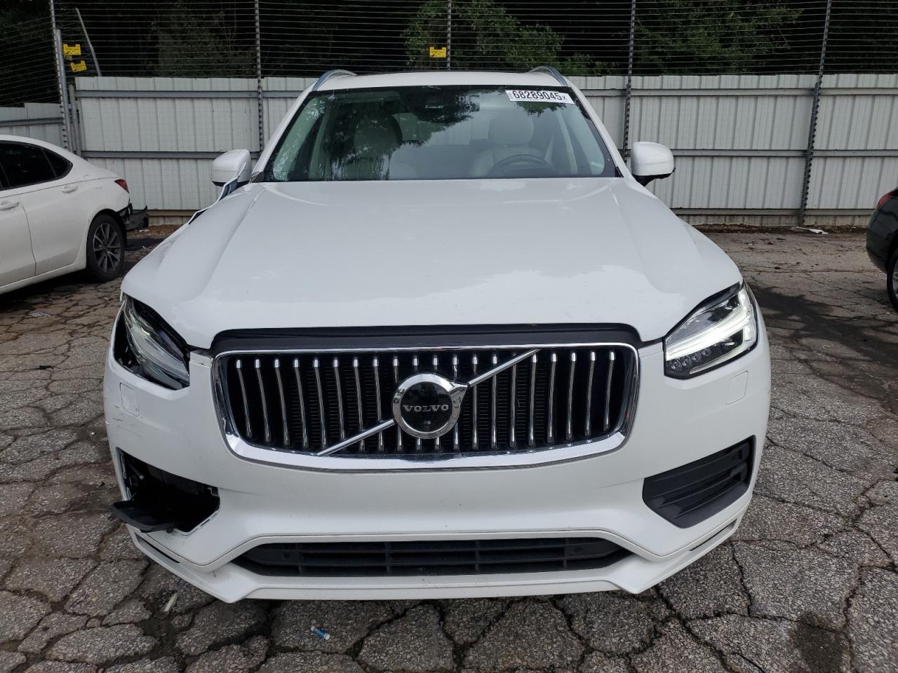 2022 Volvo Xc90 T5 Momentum - Image 5