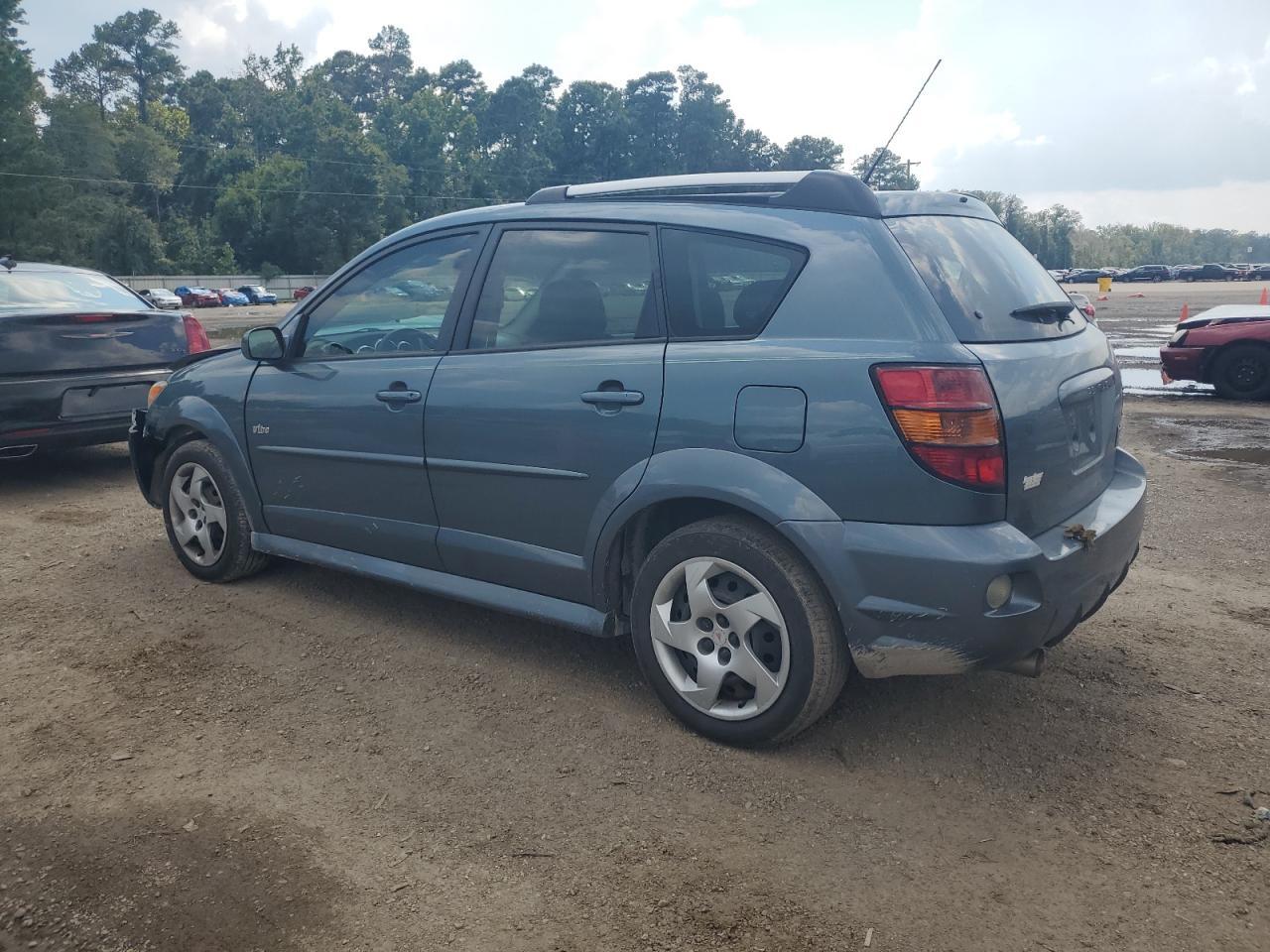 2006 Pontiac Vibe - Image 2