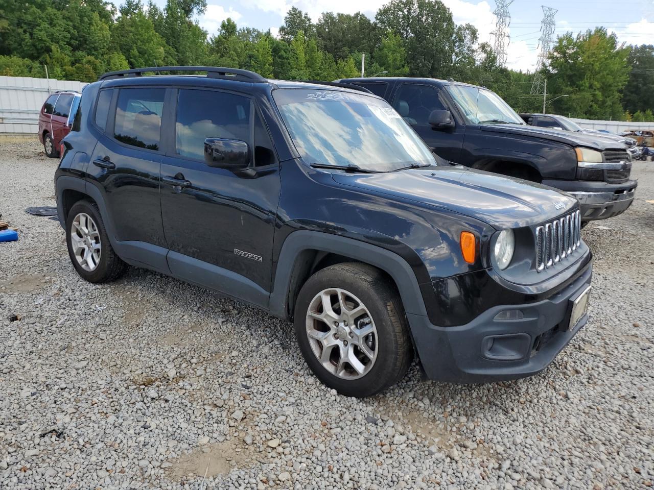 2017 Jeep Renegade Latitude - Image 4
