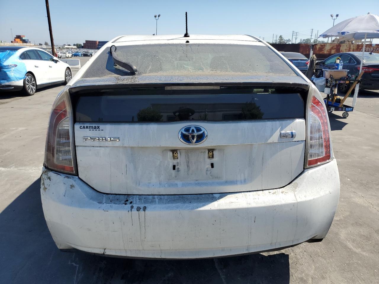 2013 Toyota Prius - Image 6