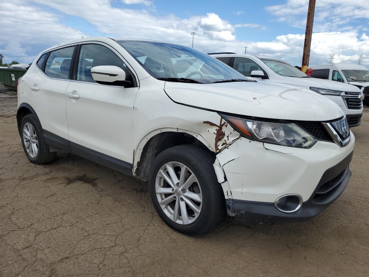 2018 Nissan Rogue Sport S - Image 4