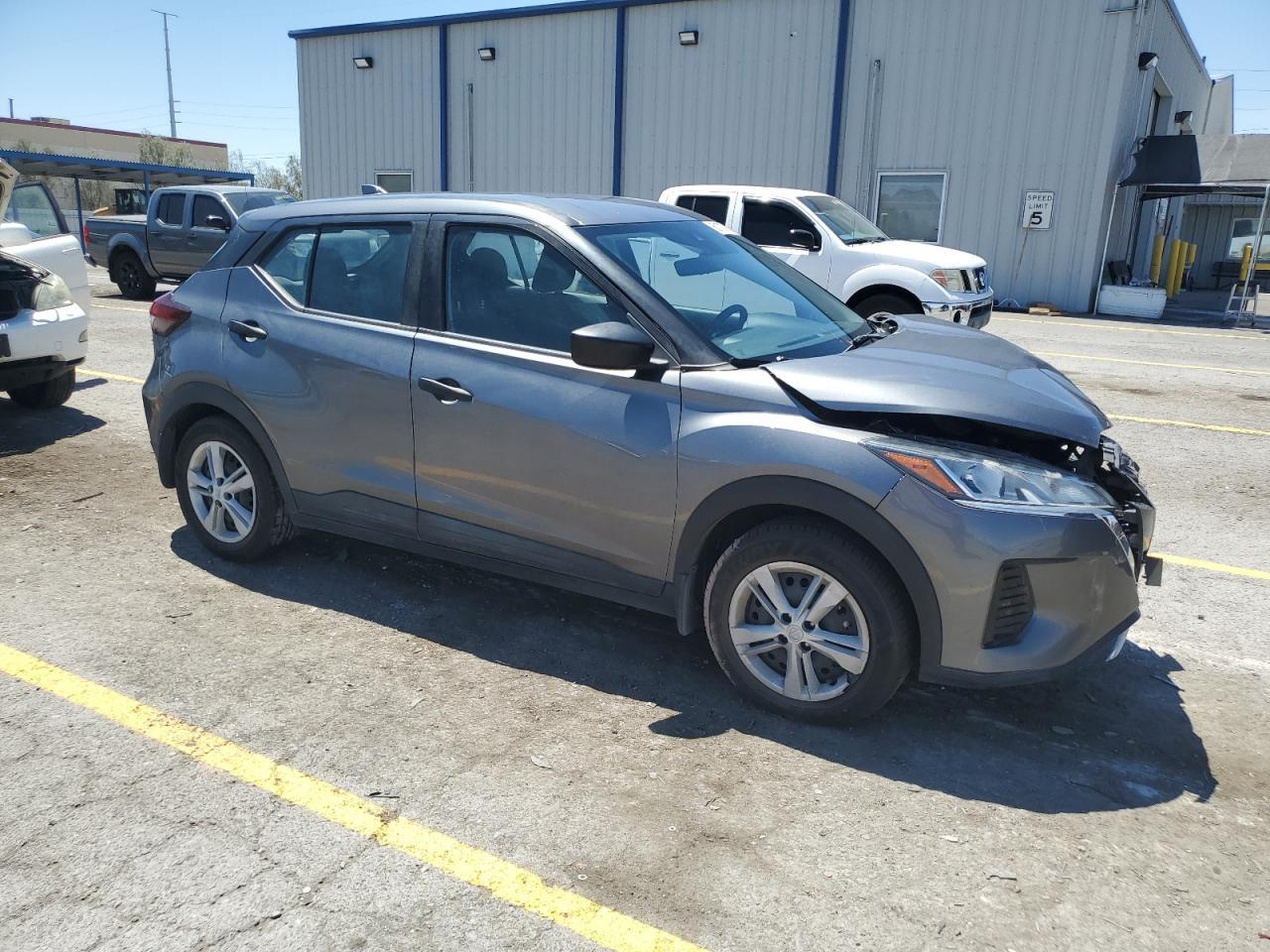 2022 Nissan Kicks S - Фото 4