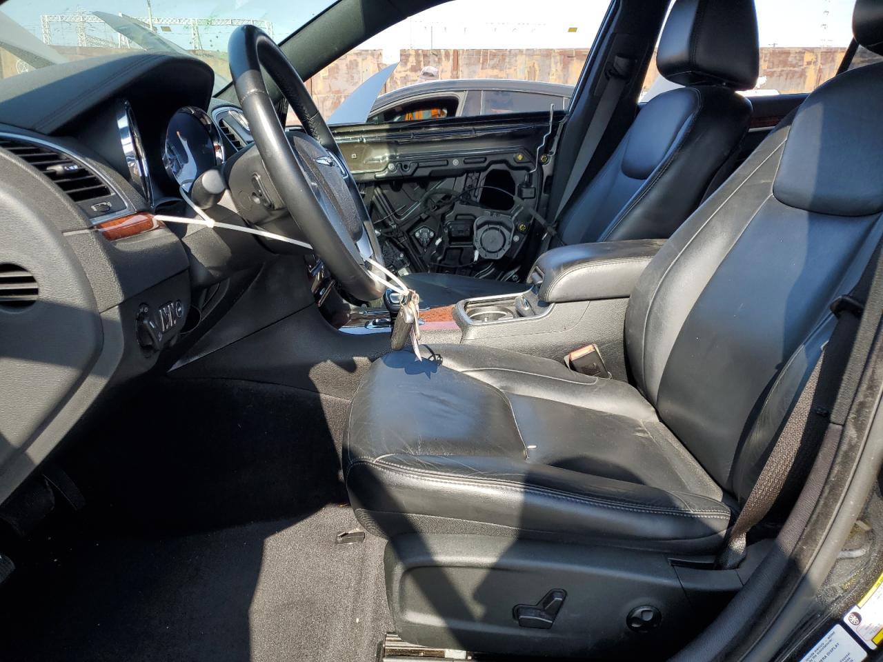 2012 Chrysler 300 Limited - Фото 7