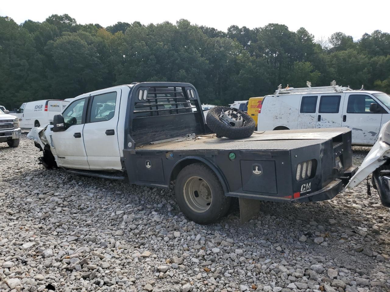 2022 Ford F350 Super Duty - Фото 2