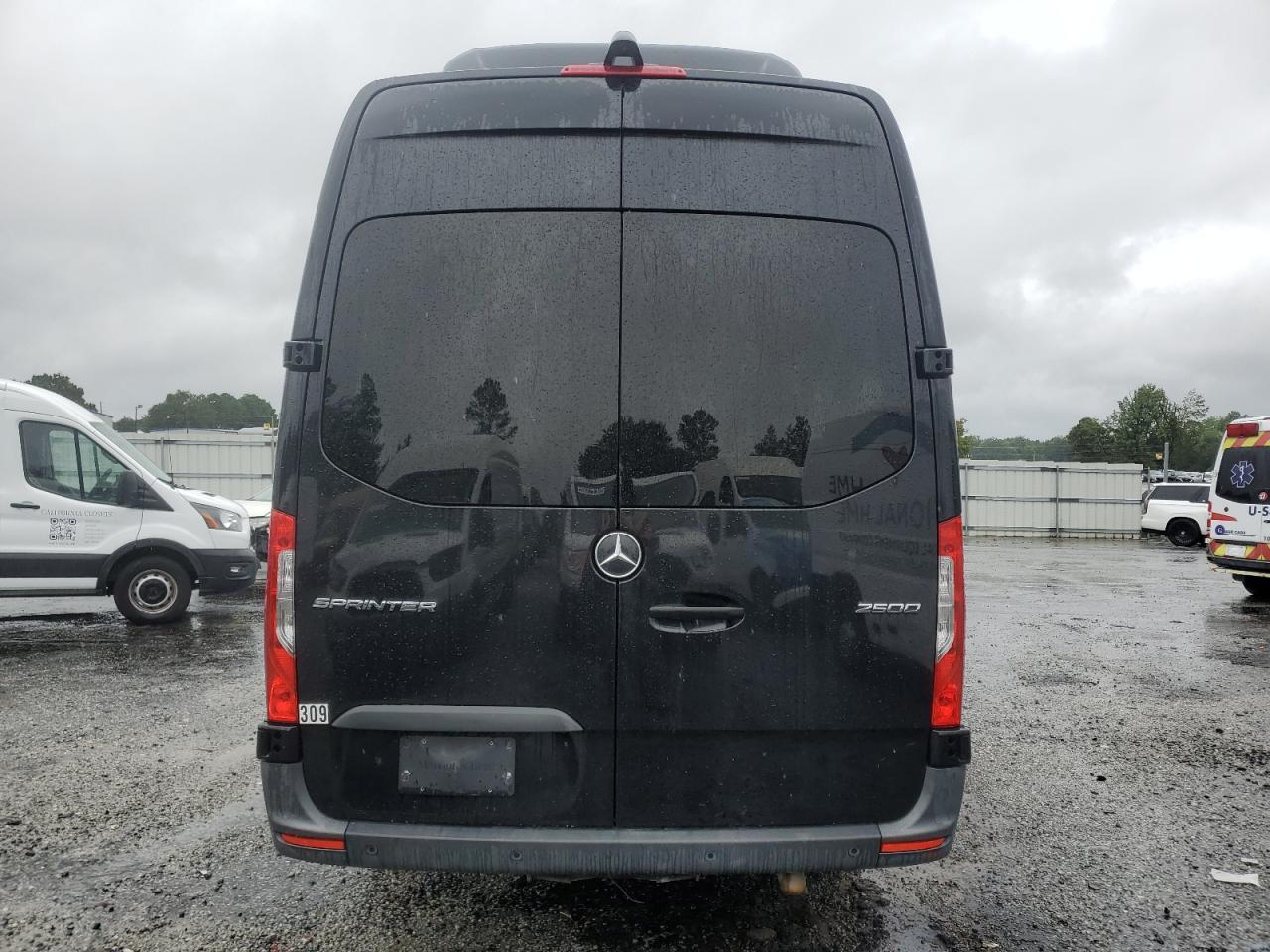 2022 Mercedes-Benz Sprinter 2500 - Image 6