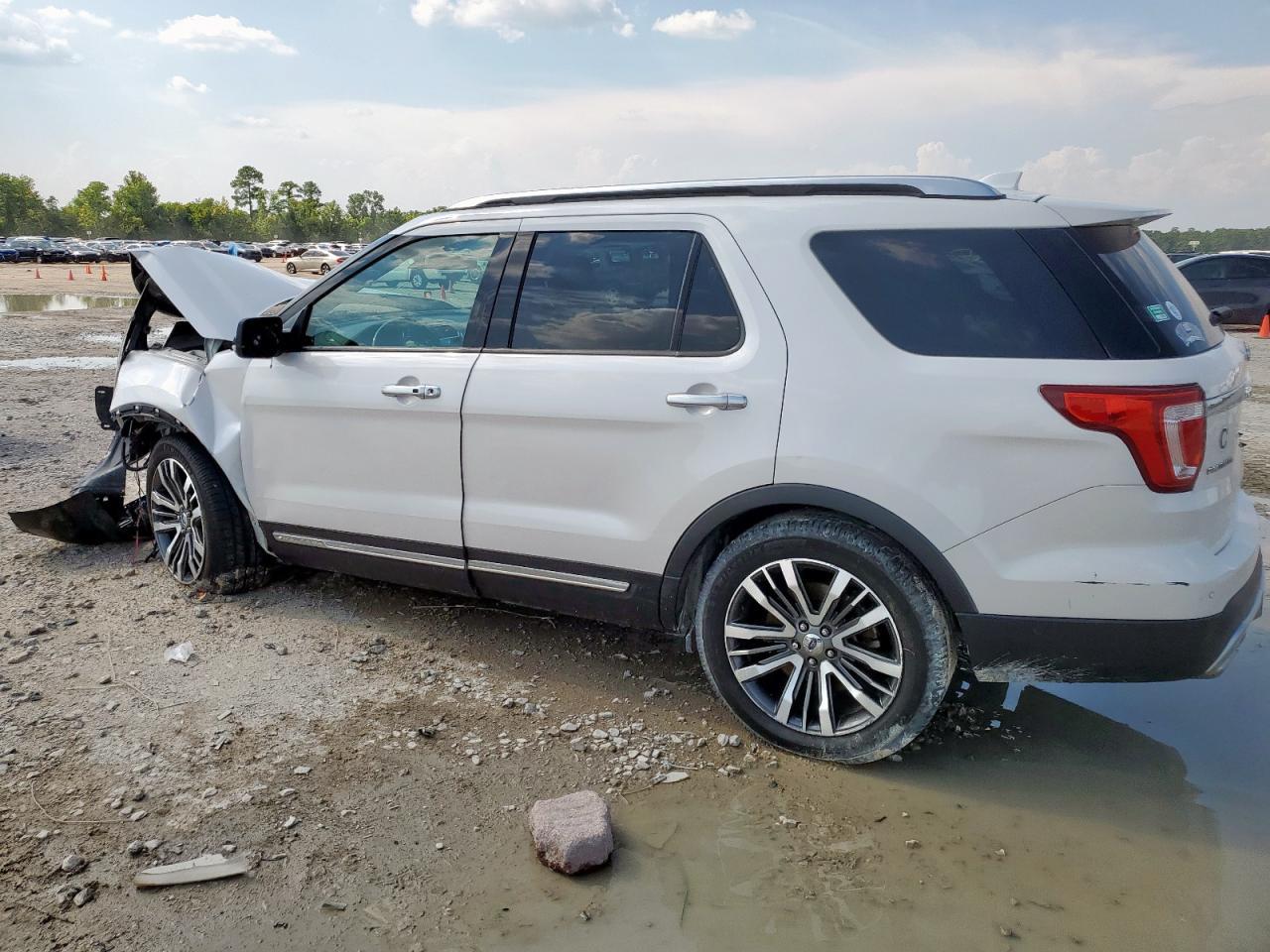 2017 Ford Explorer Platinum - Фото 2