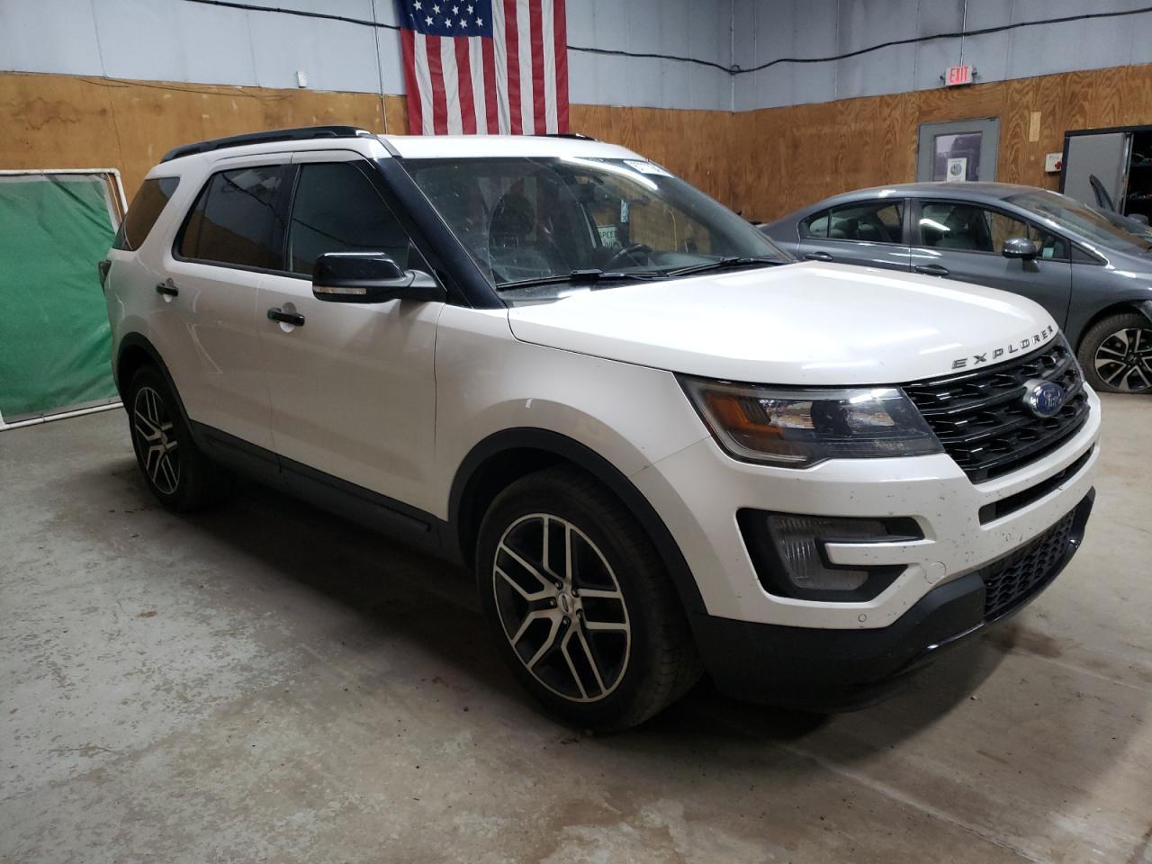 2017 Ford Explorer Sport - Фото 4