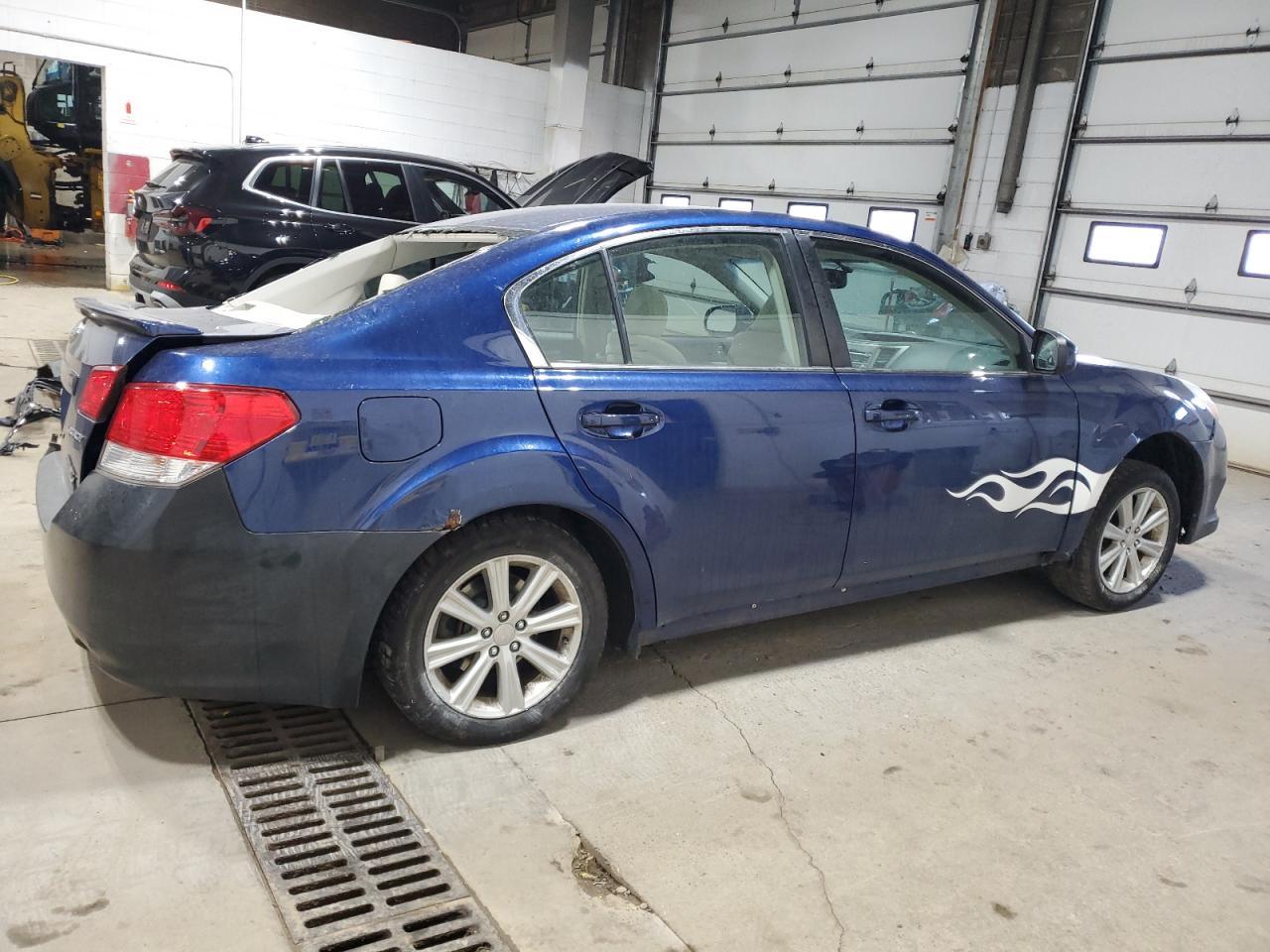 2011 Subaru Legacy 2.5I Premium - Image 3