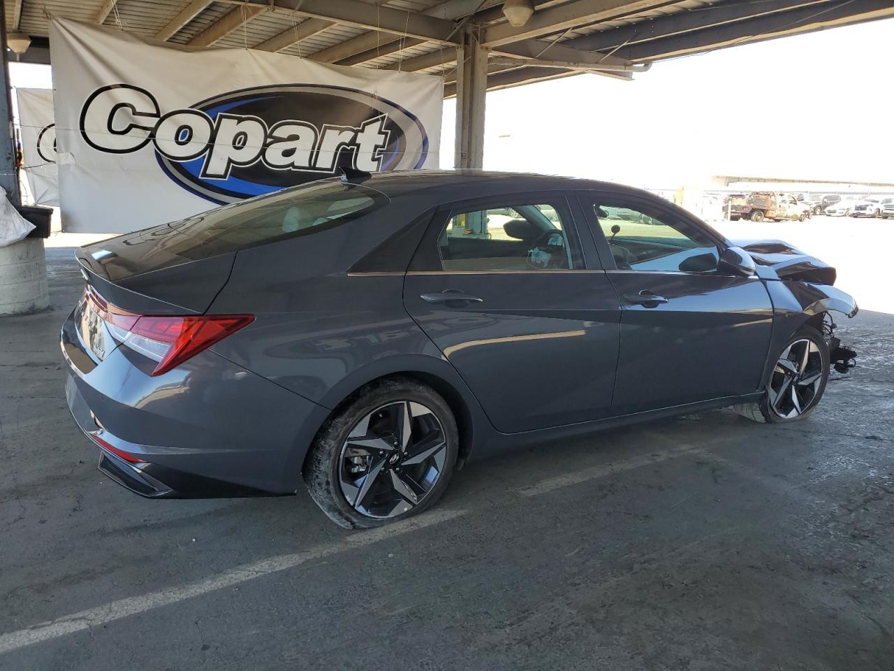 2023 Hyundai Elantra Limited - Фото 3