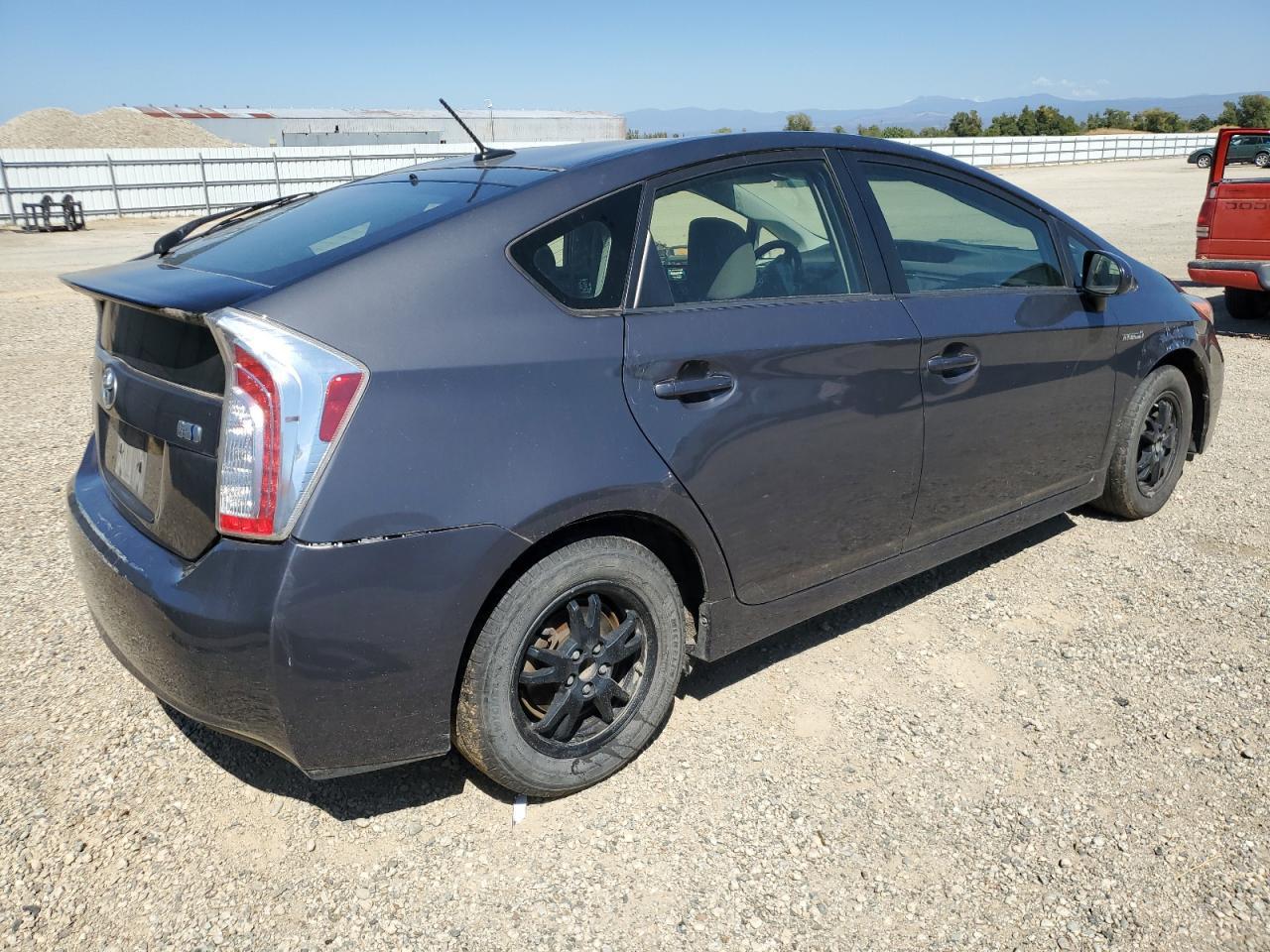 2014 Toyota Prius - Image 3
