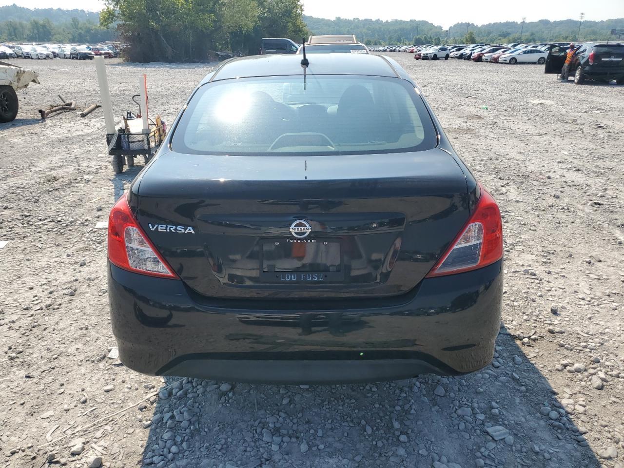 2015 Nissan Versa S - Image 6