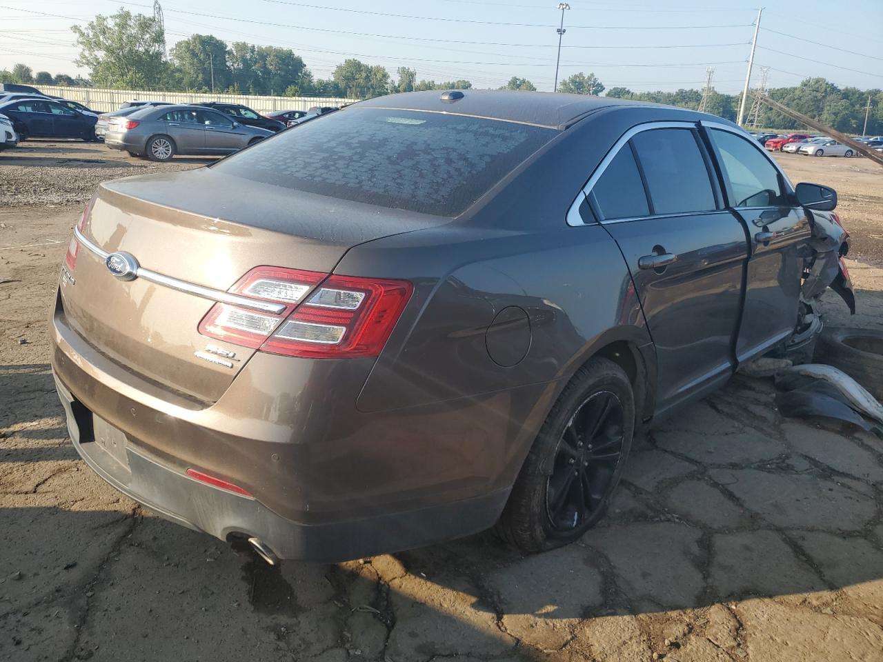 2015 Ford Taurus Sel - Фото 3