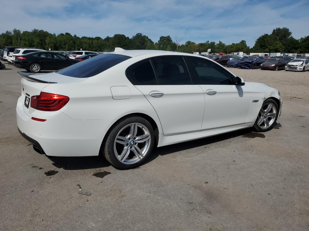 2016 BMW 550 Xi - Фото 3