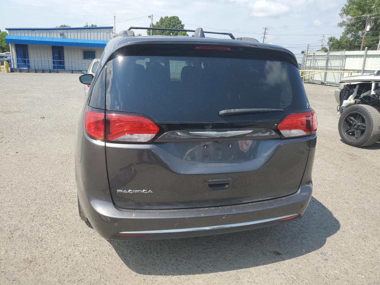 2018 Chrysler Pacifica Touring Plus - Image 6