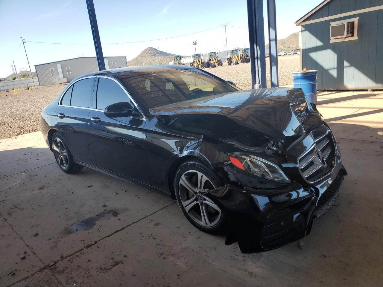 2020 Mercedes-Benz E 350 - Фото 4