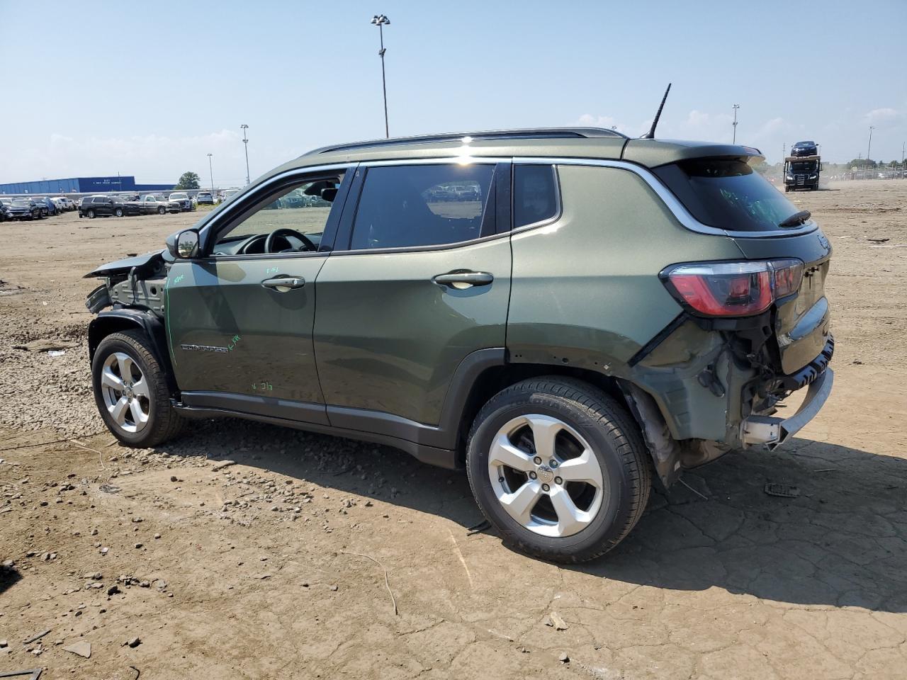 2018 Jeep Compass Latitude - Image 2