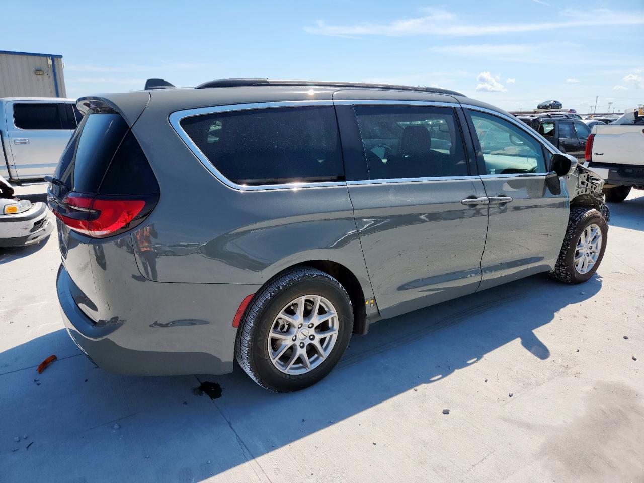 2022 Chrysler Pacifica Touring L - Фото 3