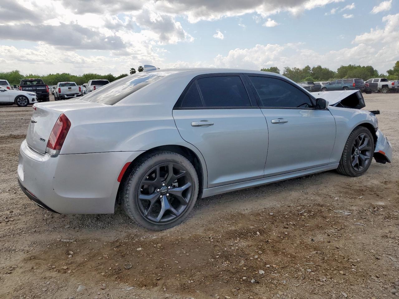 2023 Chrysler 300 Touring L - Image 3