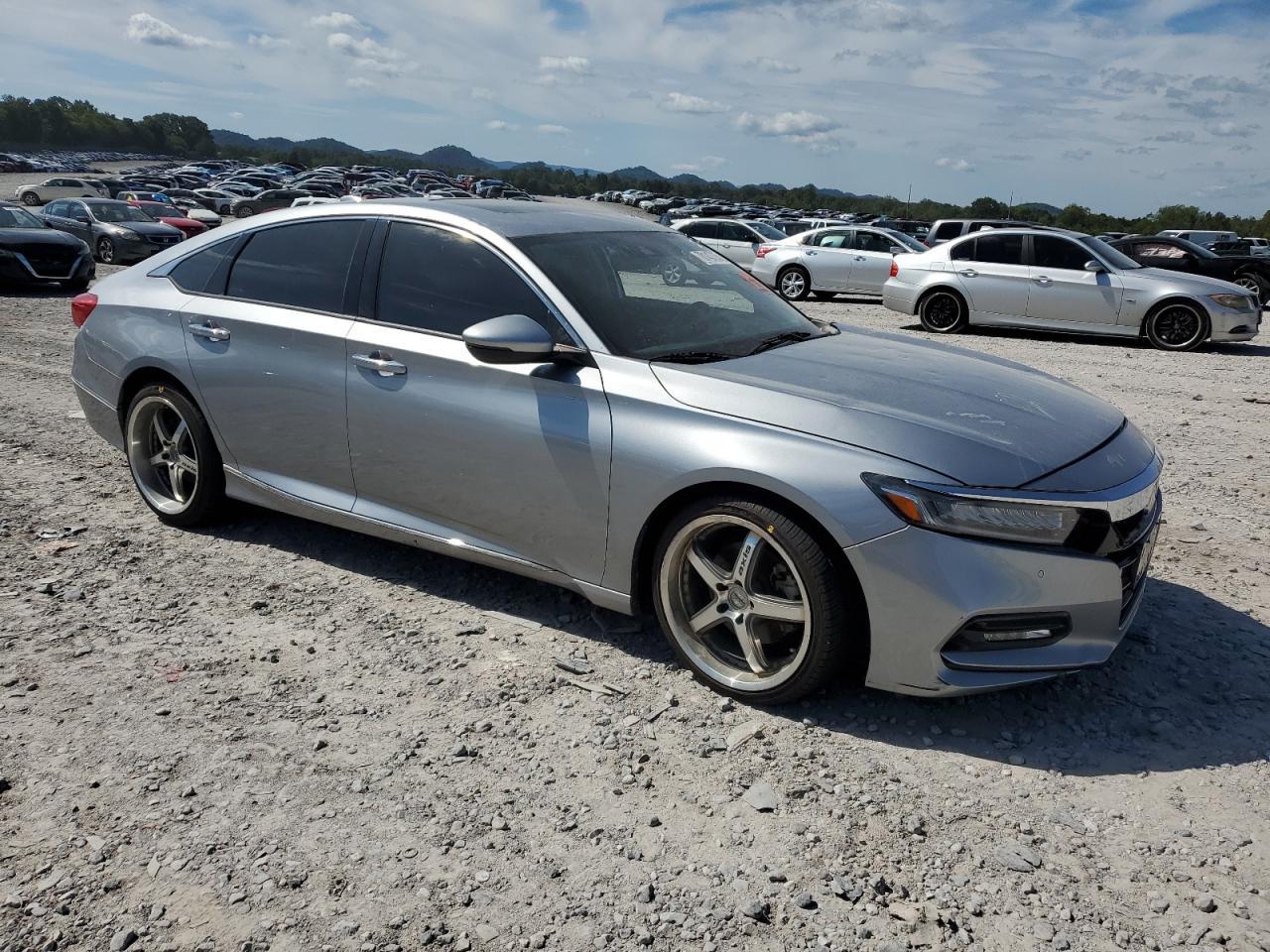 2019 Honda Accord Touring - Фото 4