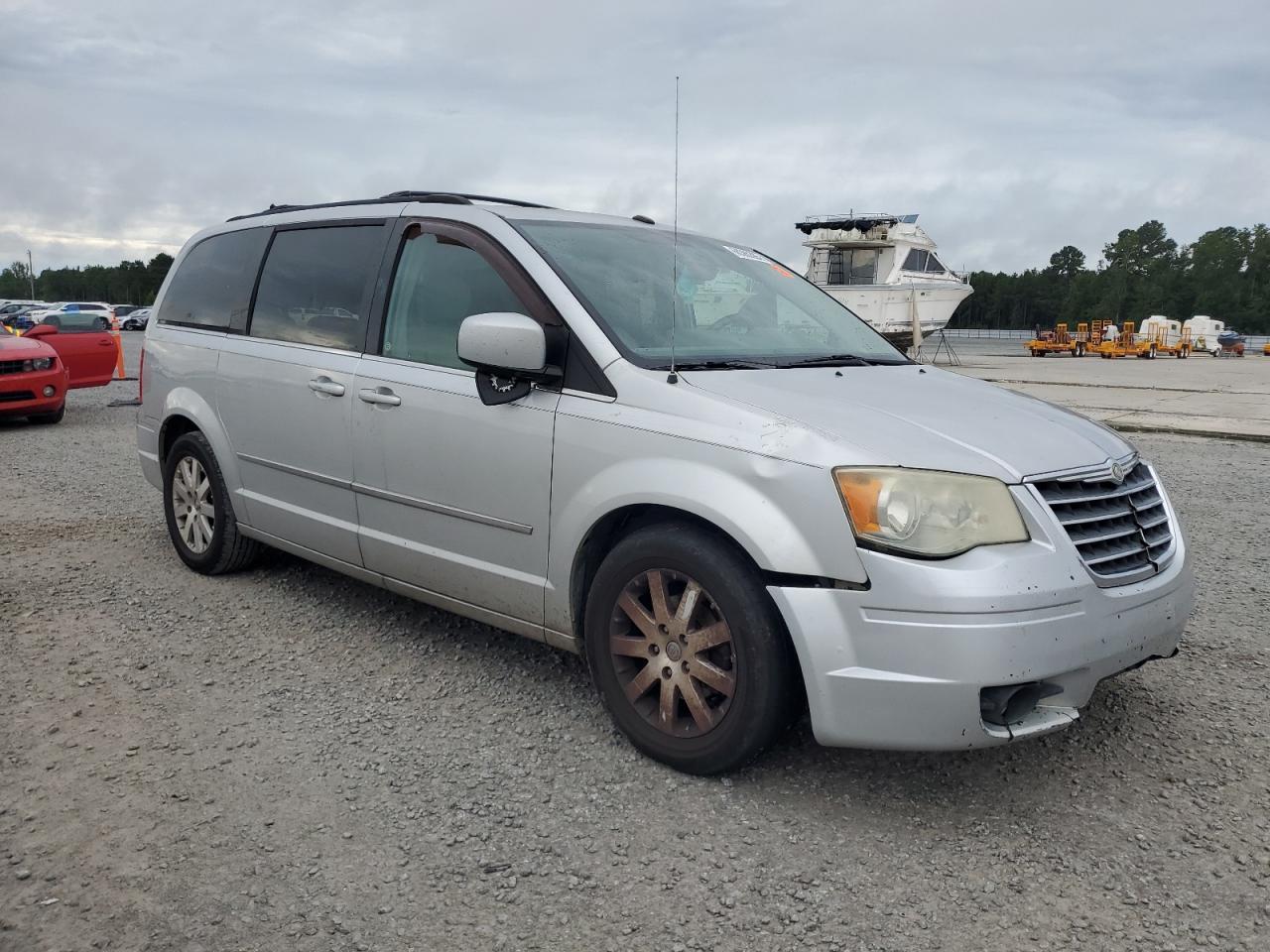 2009 Chrysler Town & Country Touring - Фото 4