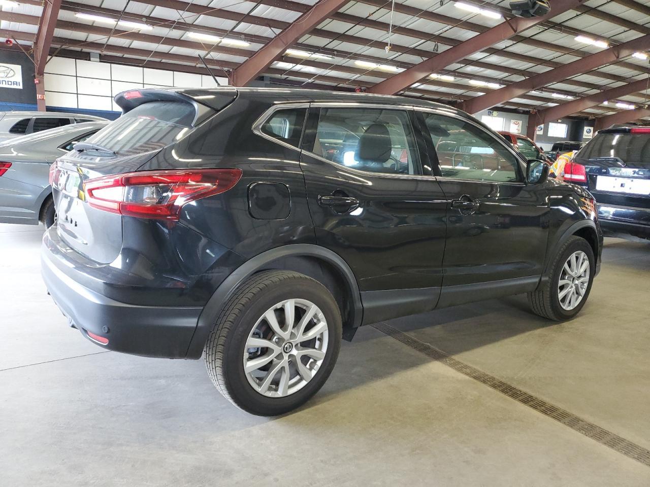 2021 Nissan Rogue Sport S - Фото 3