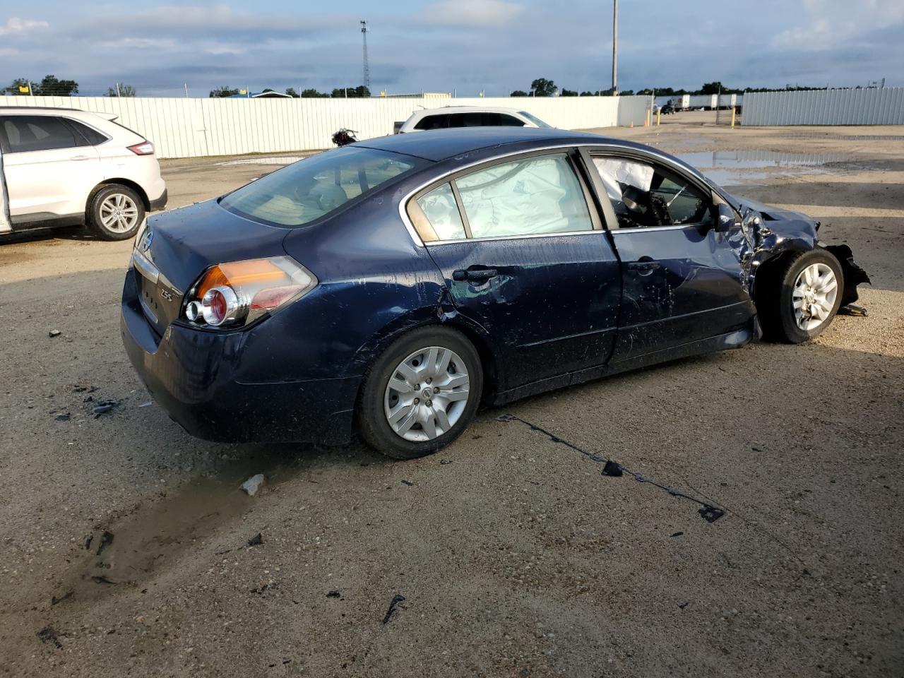 2010 Nissan Altima Base - Фото 3