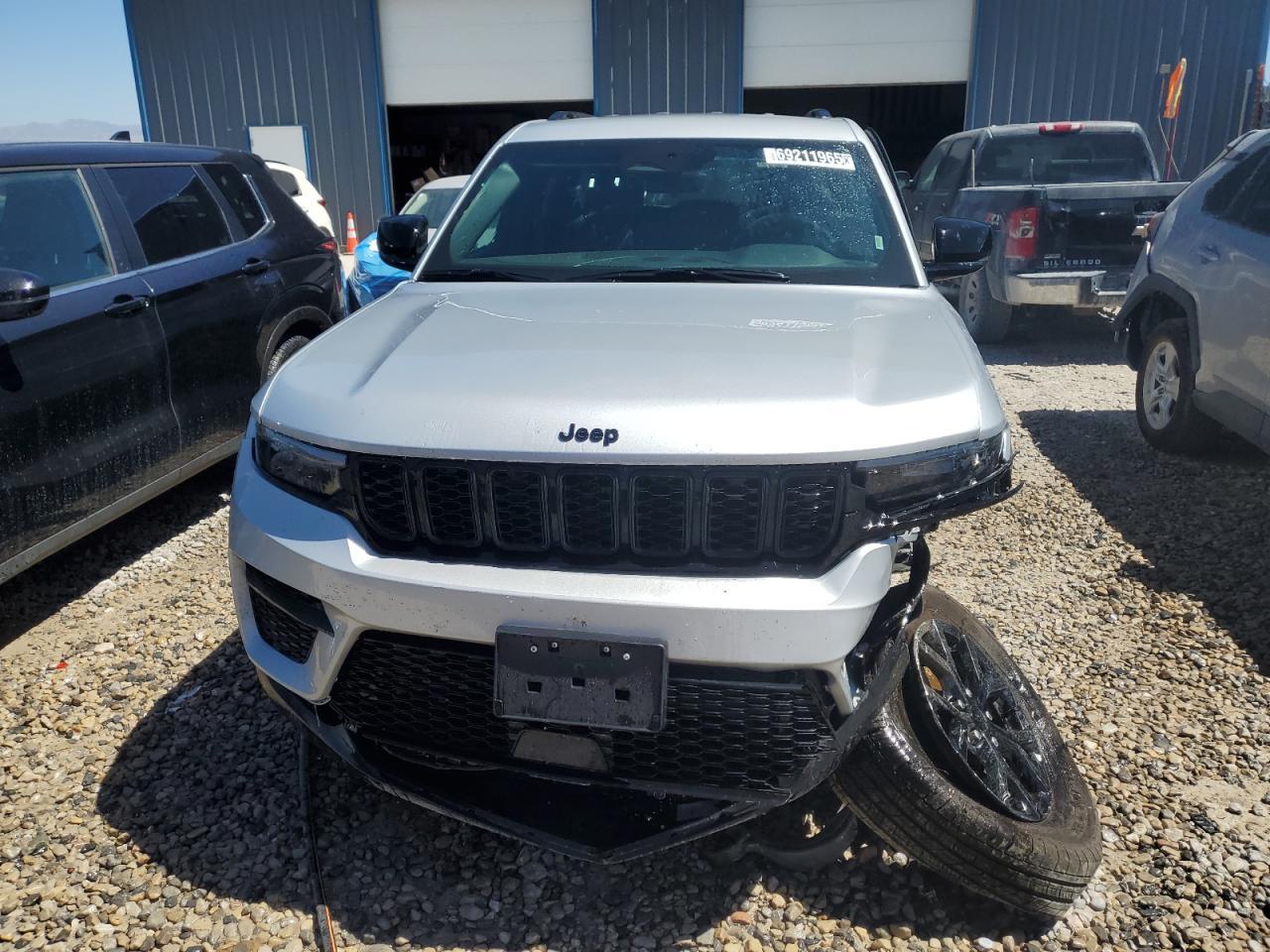 2025 Jeep Grand Cherokee Laredo - Фото 5