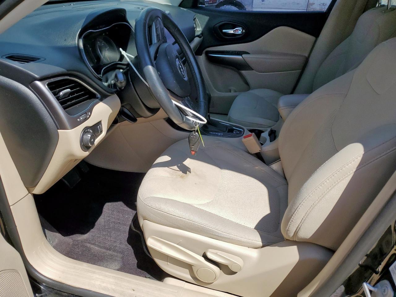 2019 Jeep Cherokee Latitude - Image 7