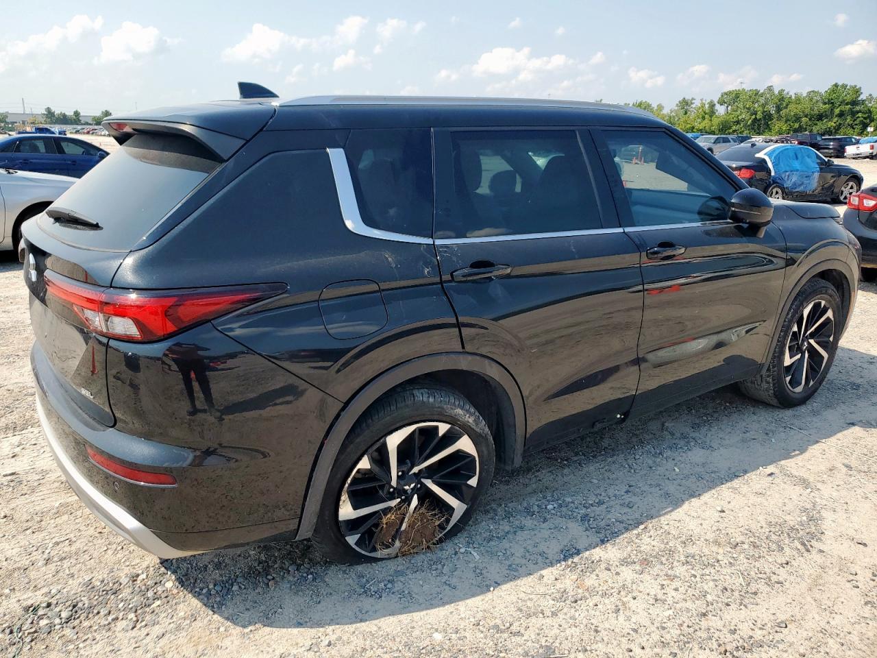 2023 Mitsubishi Outlander Sel - Фото 3