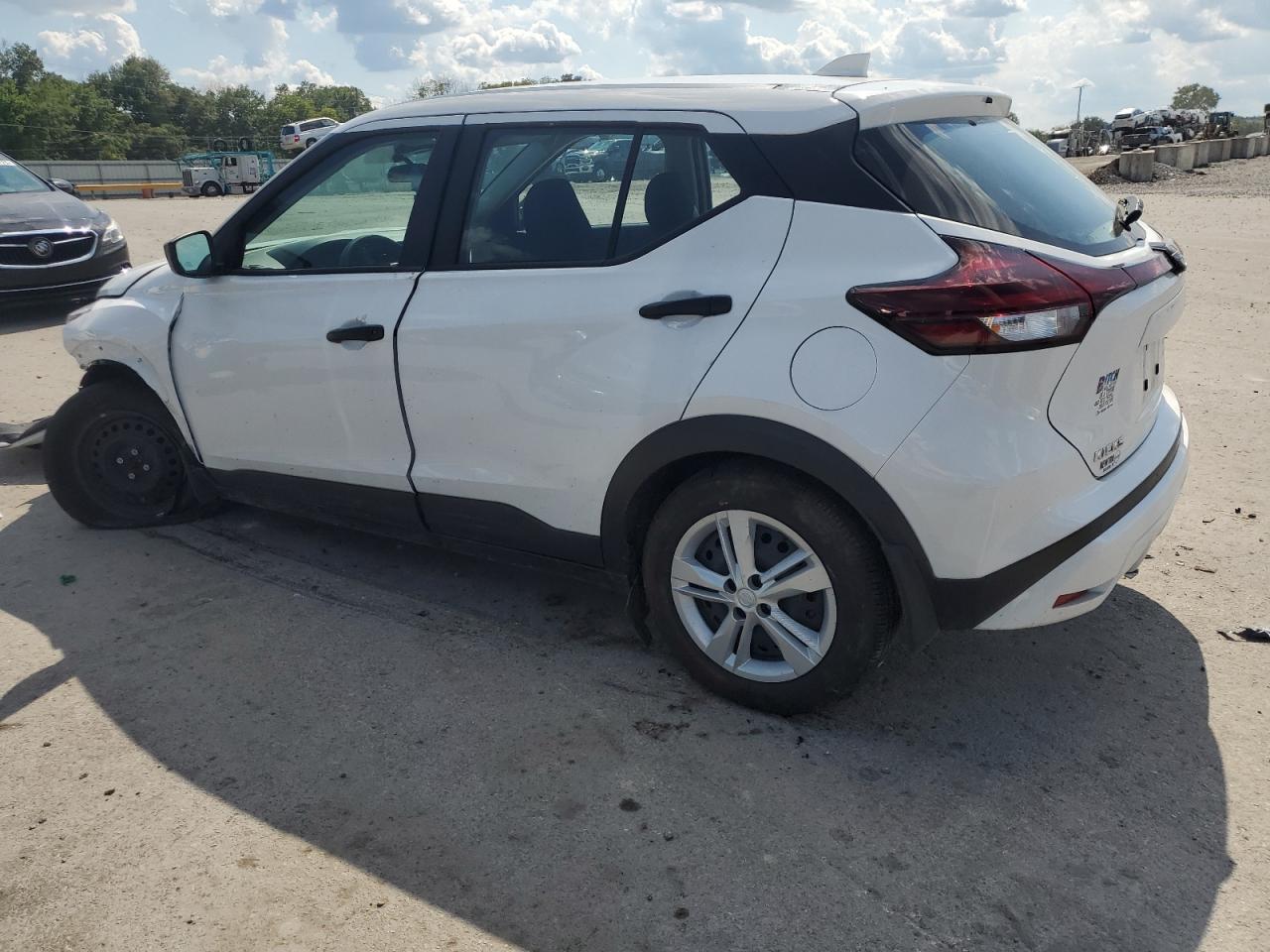 2024 Nissan Kicks S - Фото 2