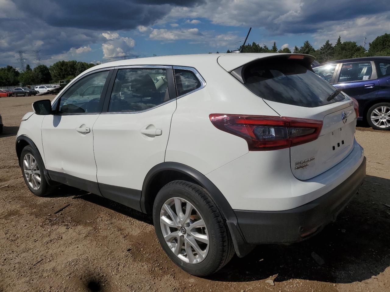 2022 Nissan Rogue Sport S - Фото 2