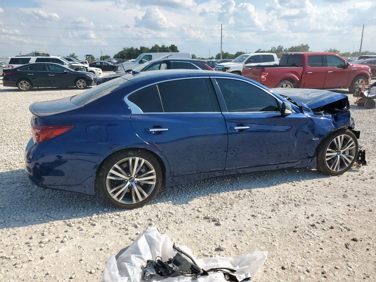 2018 Infiniti Q50 Luxe - Image 3