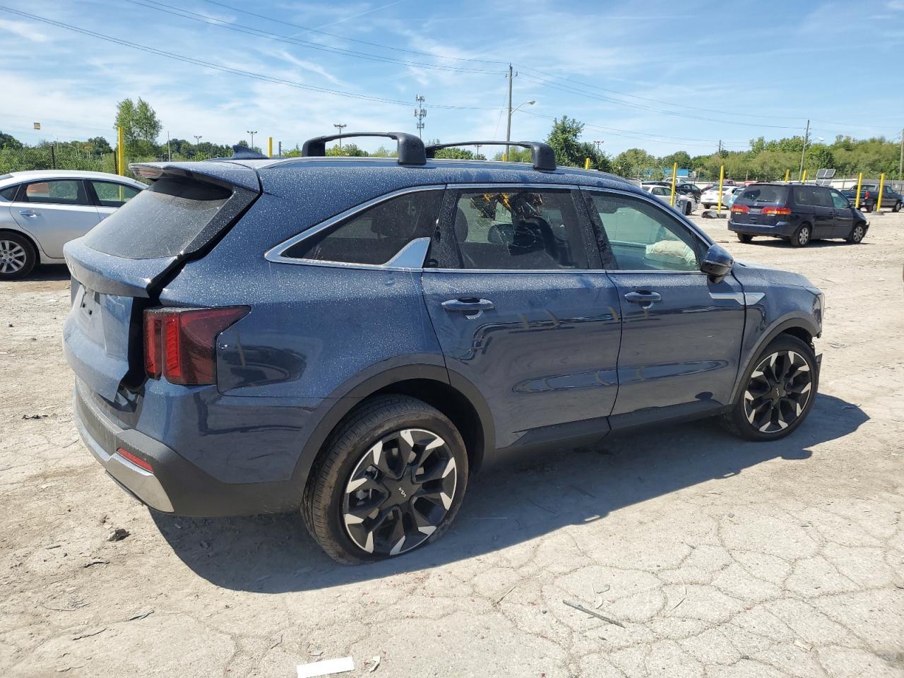 2025 Kia Sorento Ex - Image 3