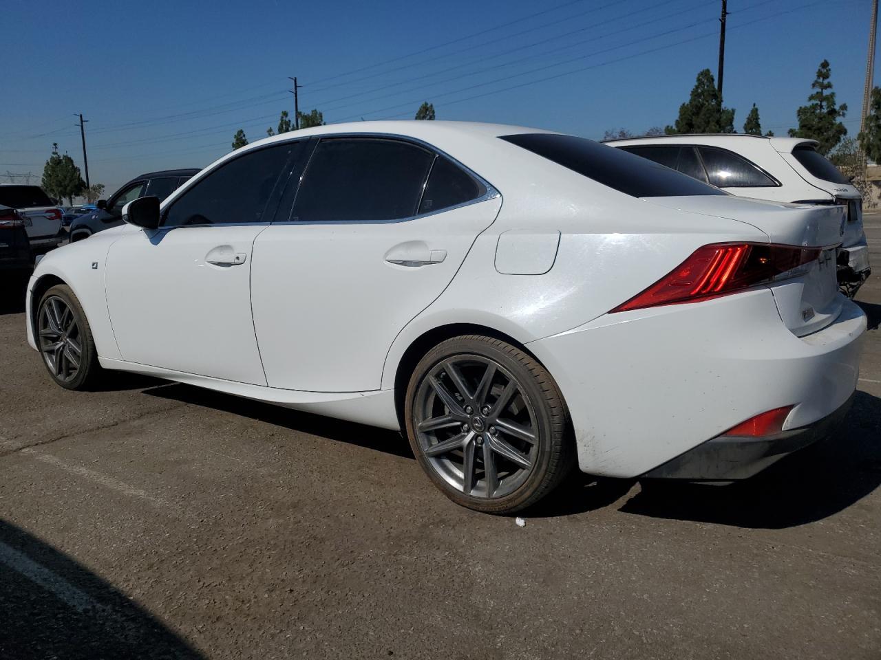 2017 Lexus Is 200T - Фото 2