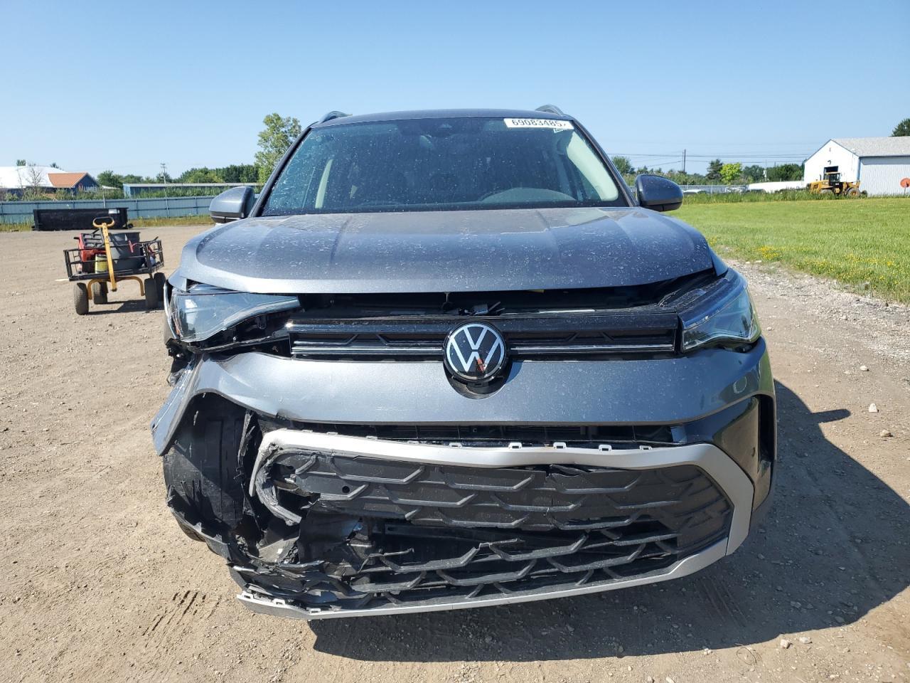 2025 Volkswagen Taos Se - Image 5