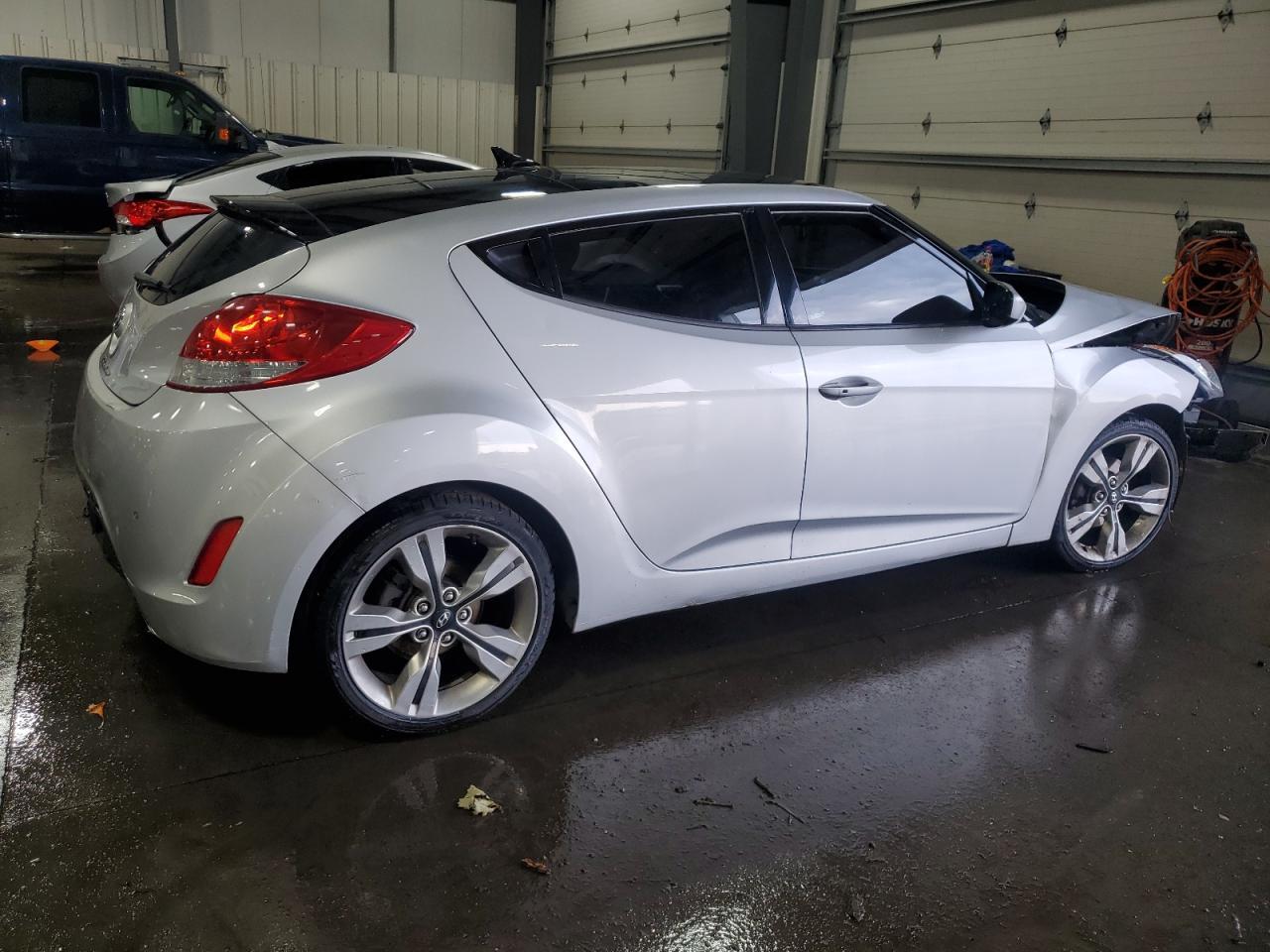 2012 Hyundai Veloster - Image 3