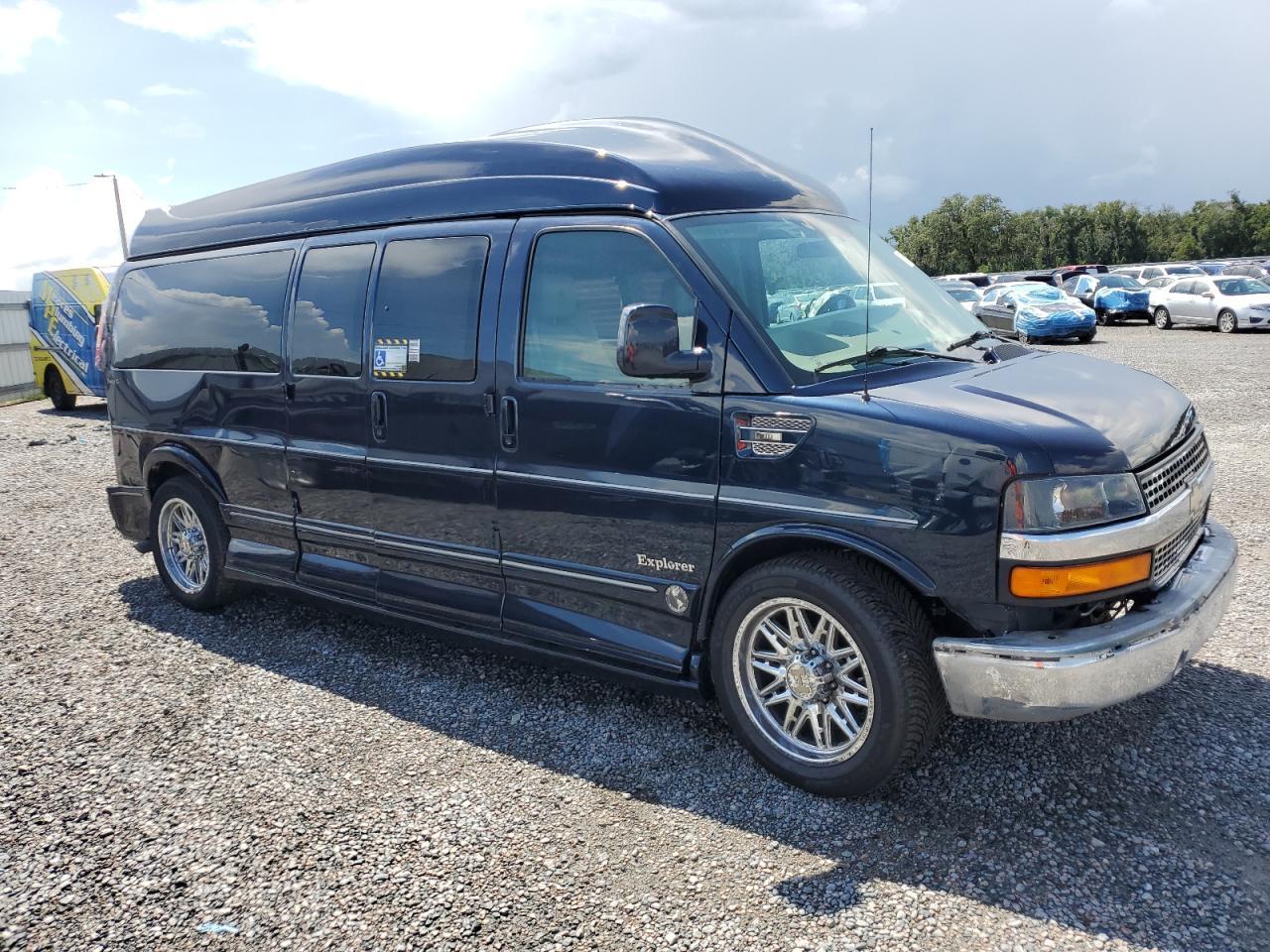2015 Chevrolet Express G2500 3Lt - Фото 4