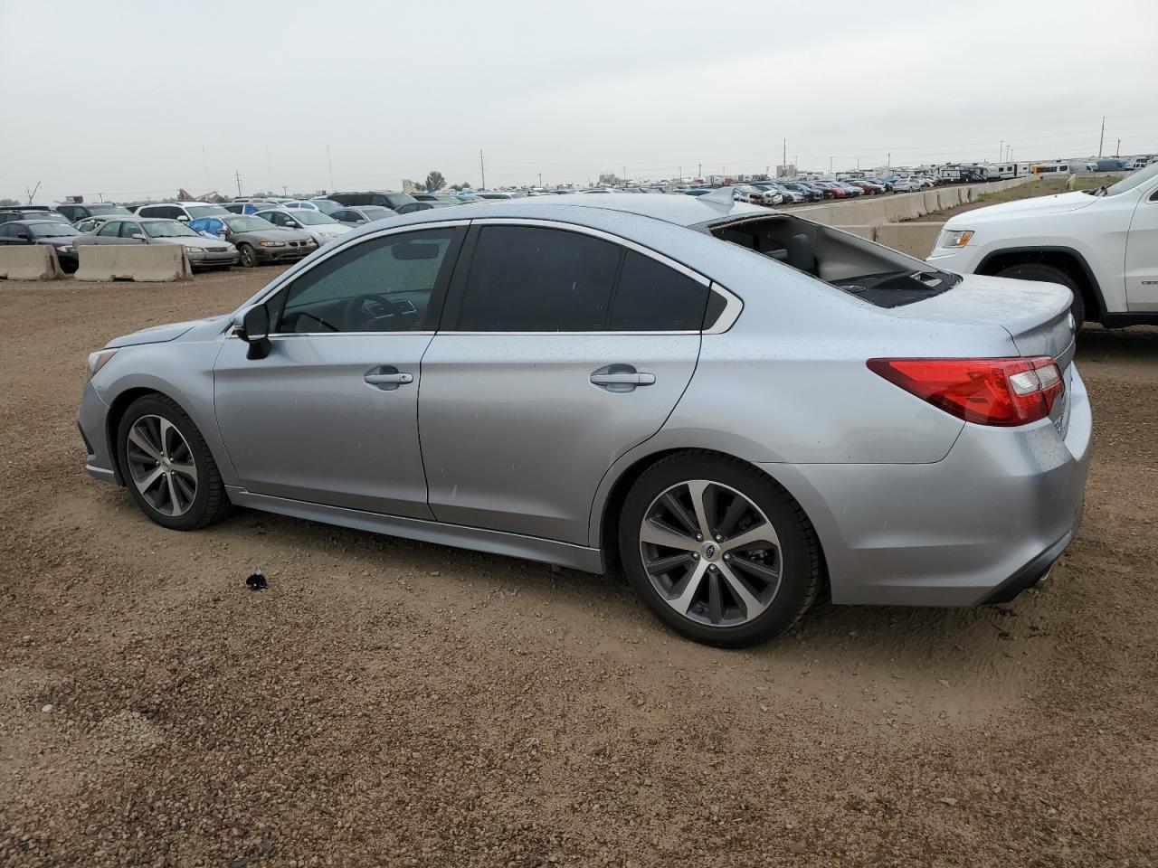 2019 Subaru Legacy 3.6R Limited - Фото 2