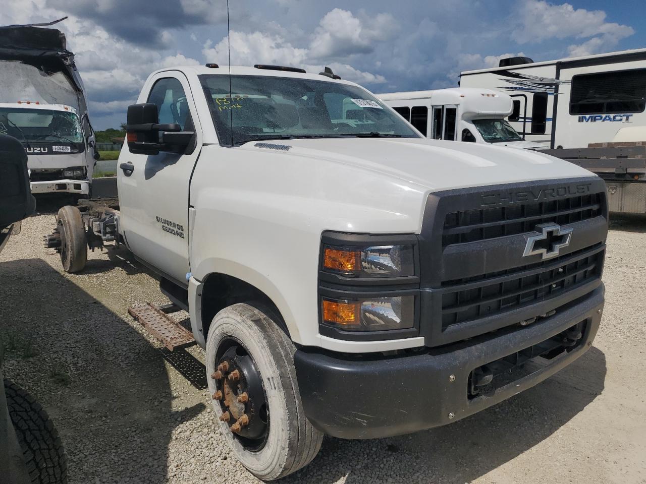 2021 Chevrolet Silverado Medium Duty - Фото 4